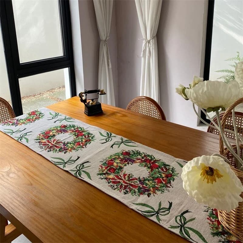 Bộ Khăn Trải Bàn và Lót Đĩa Họa Tiết Vòng Hoa Giáng Sinh