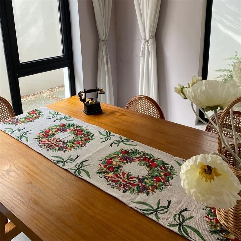 Bộ Khăn Trải Bàn và Lót Đĩa Họa Tiết Vòng Hoa Giáng Sinh